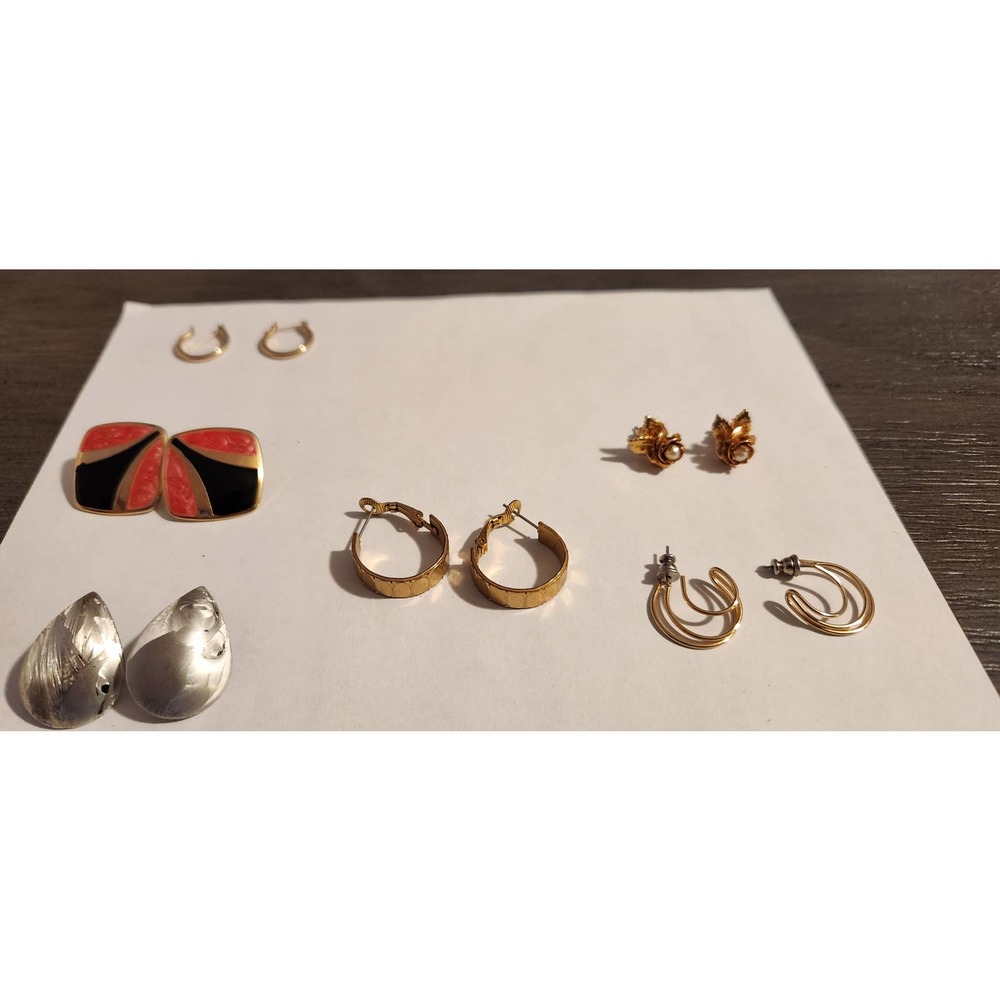 10 BEAUTIFUL SETS OF EARINGS